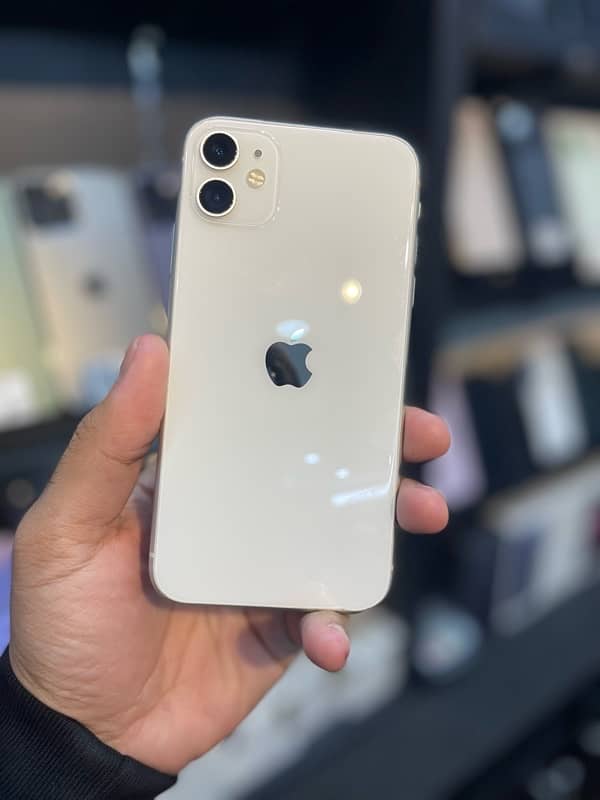 iPhone 11 128gb PTA Approved 8