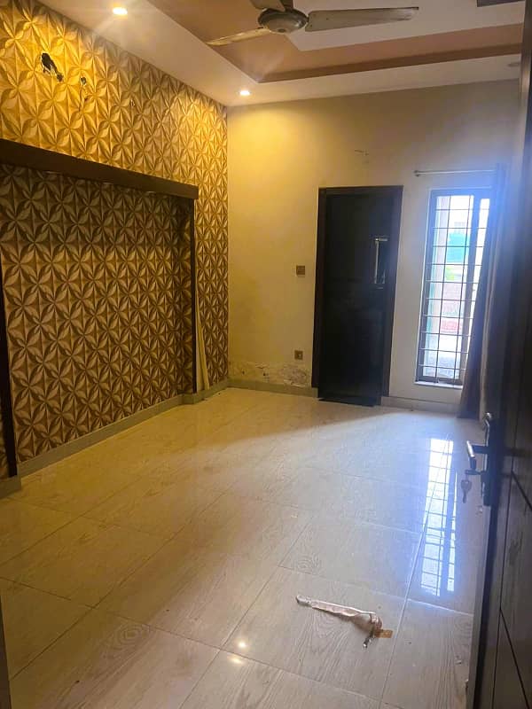 9 Marla House for Sale in D Block Johar Town Lahore 14