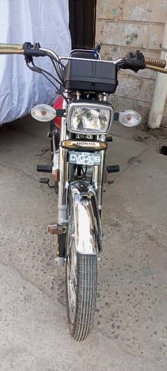 Honda 125 Self Start Gold Edition Read Description