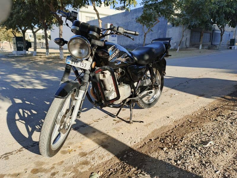 Suzuki GS 150 SE 1