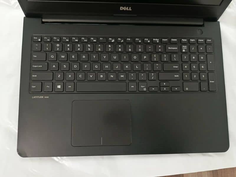 Dell Latitude 3550 1