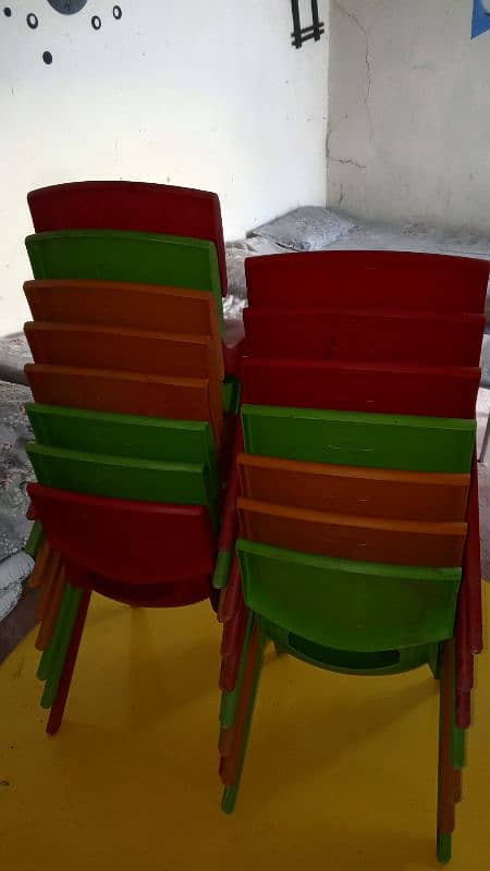 Plastic chairs 8