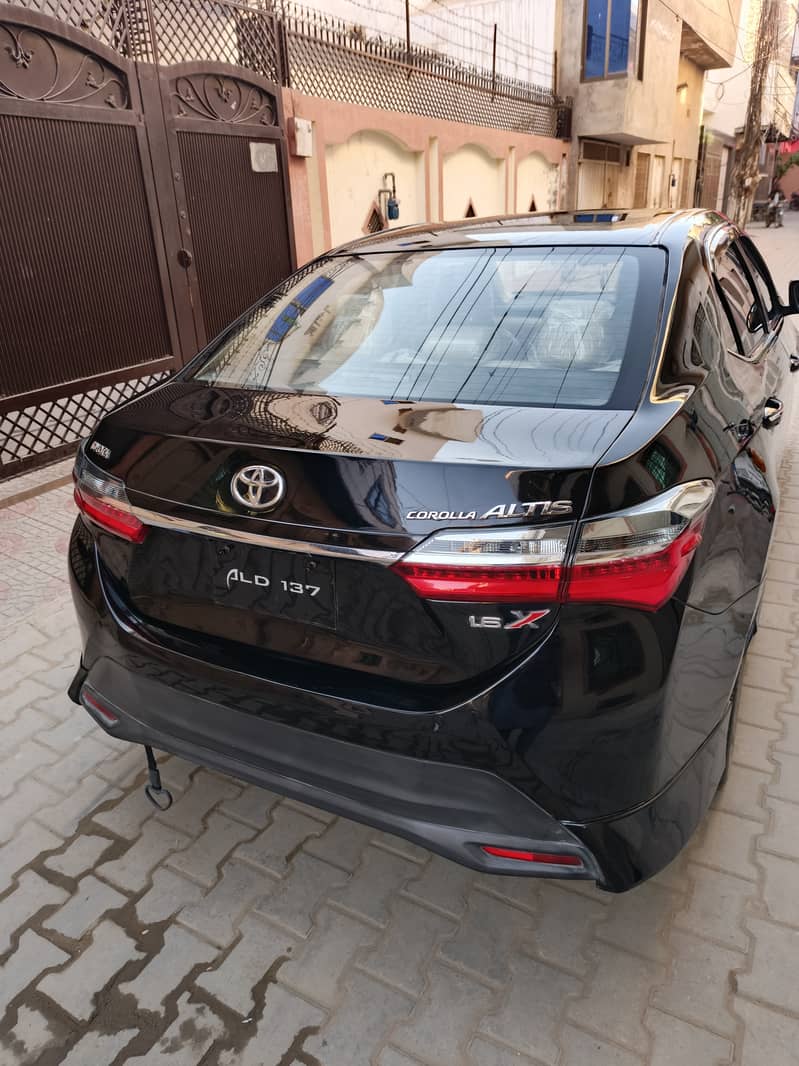 Toyota Corolla Altis 2018 4