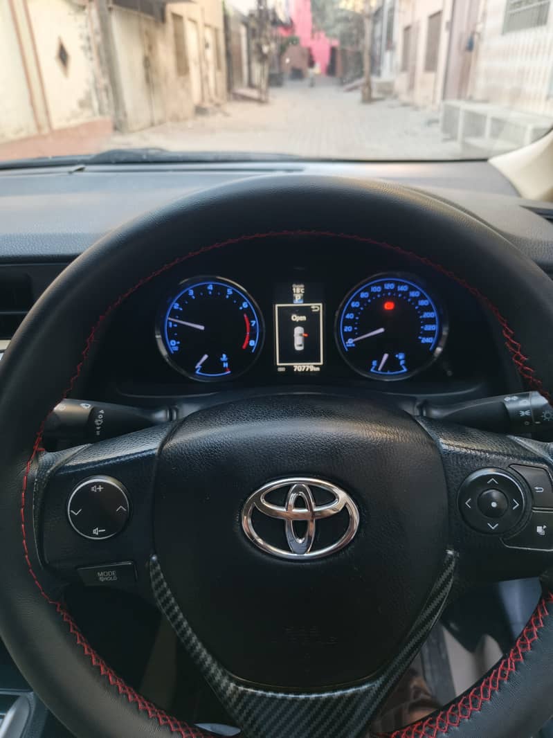 Toyota Corolla Altis 2018 12