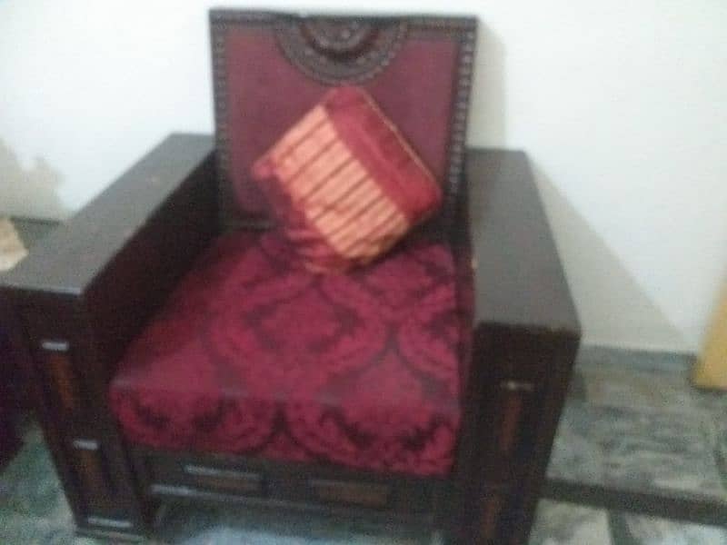 5 seater sofa set with table for sale 1