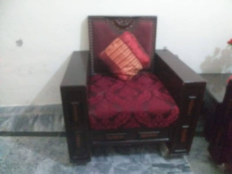 5 seater sofa set with table for sale 2