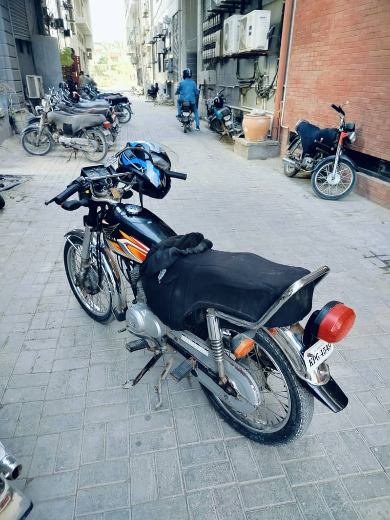 Want to sell my Honda cg 125 Karachi reg 2