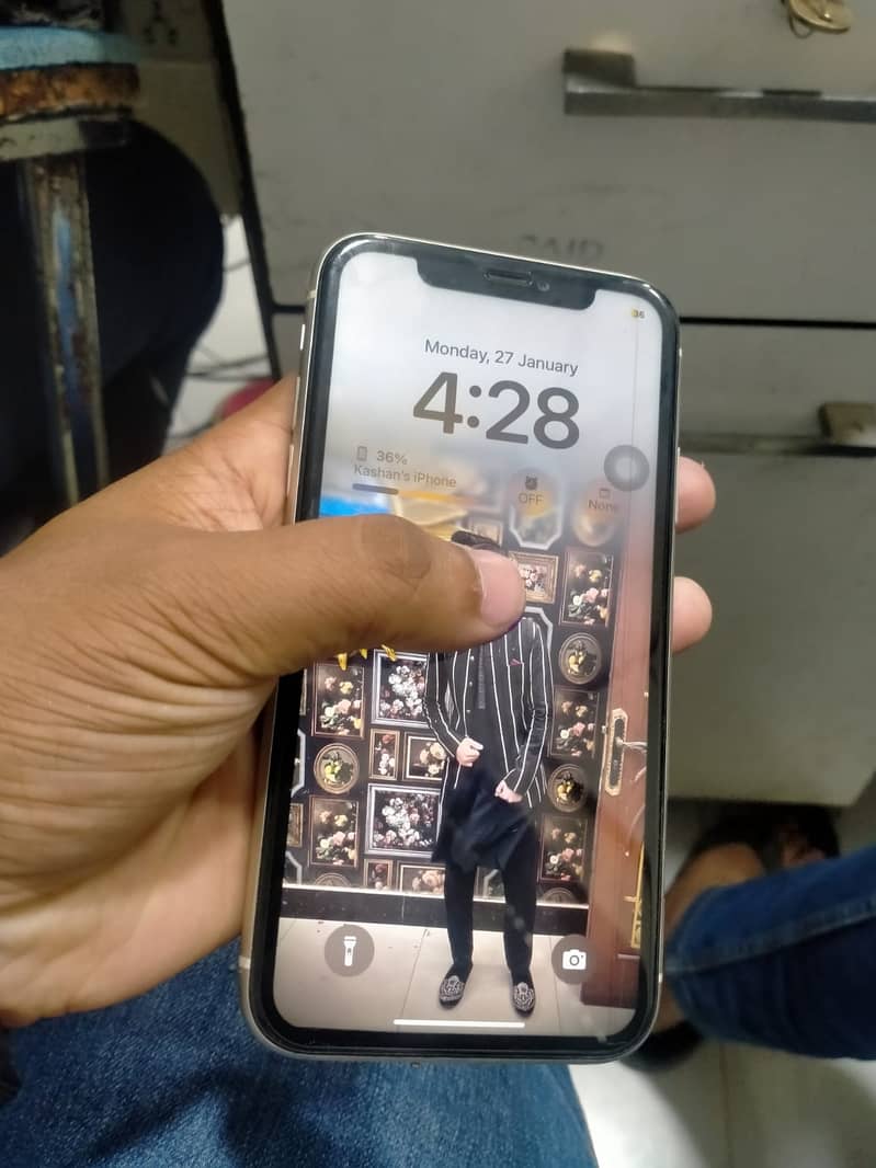 Apple iPhone 11 8