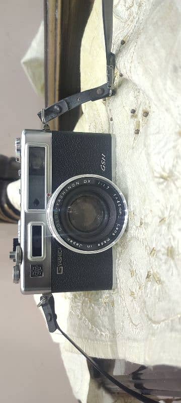 camera (yashica) 0