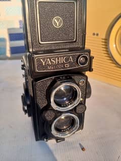 Yashic a mat 124 camera