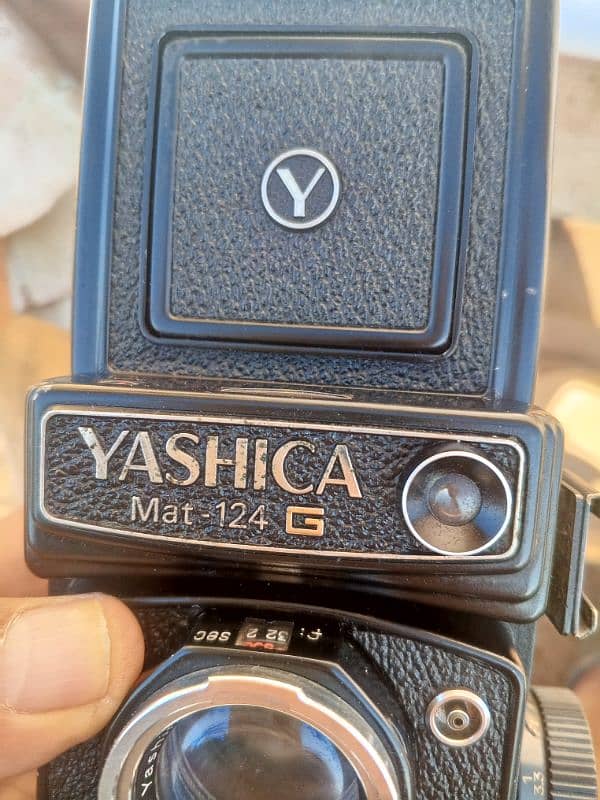 Yashic a mat 124 camera 1