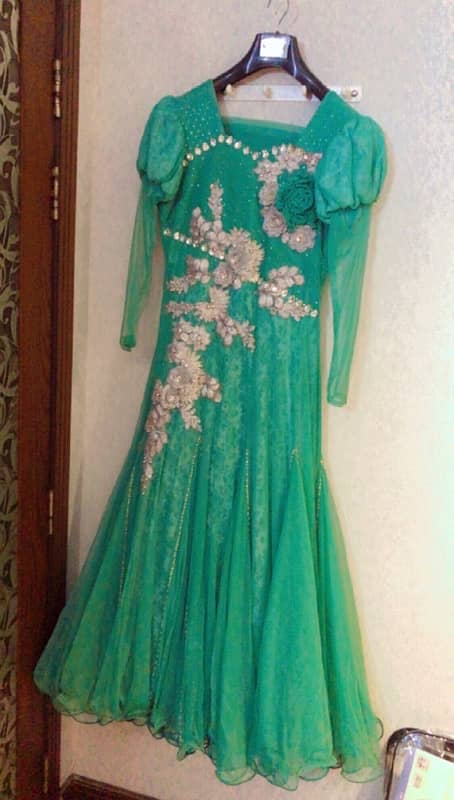 2 Piece Kaftan Style Embroidered suit 4