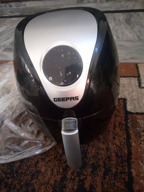 Geepas Airfryer Brand new 0