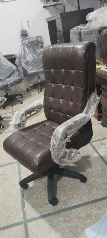 VIP office, luxury, executive revolving chair available h with warrant 7