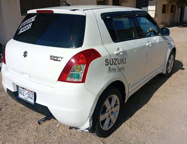 Suzuki Swift 2011 DLX (03205078774) 7