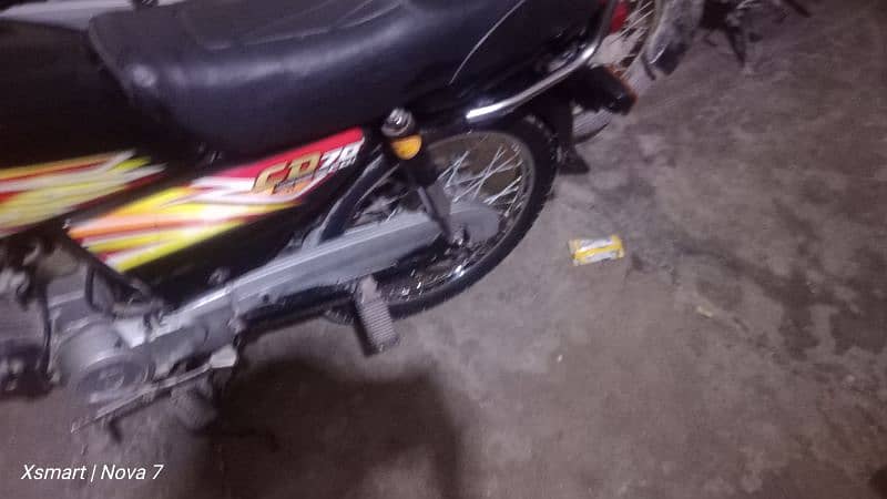 Honda bike karachi number clear bike ha koi kam nahi ha 9