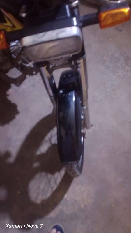 Honda bike karachi number clear bike ha koi kam nahi ha 10