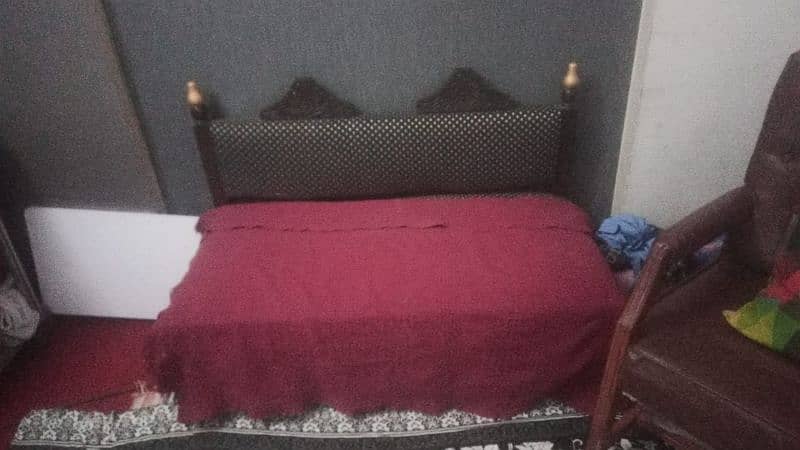 sethi and 2 chair with cousin 1 table and computer table for sell 1