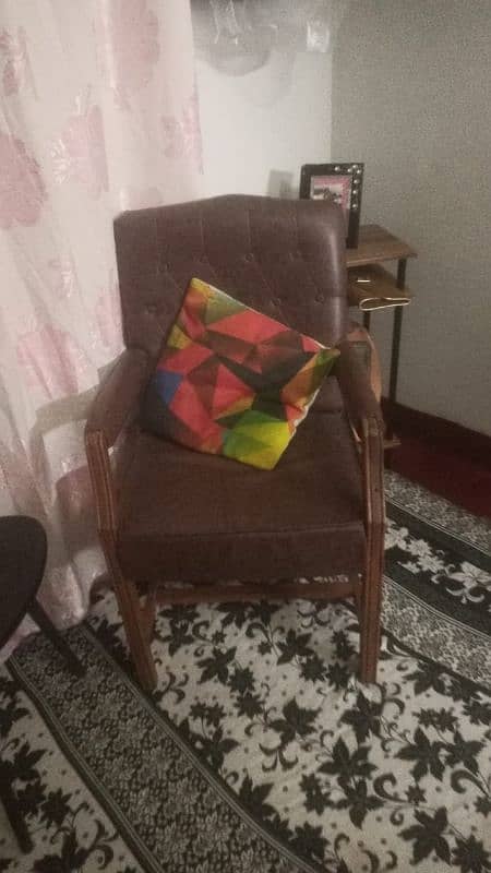 sethi and 2 chair with cousin 1 table and computer table for sell 2