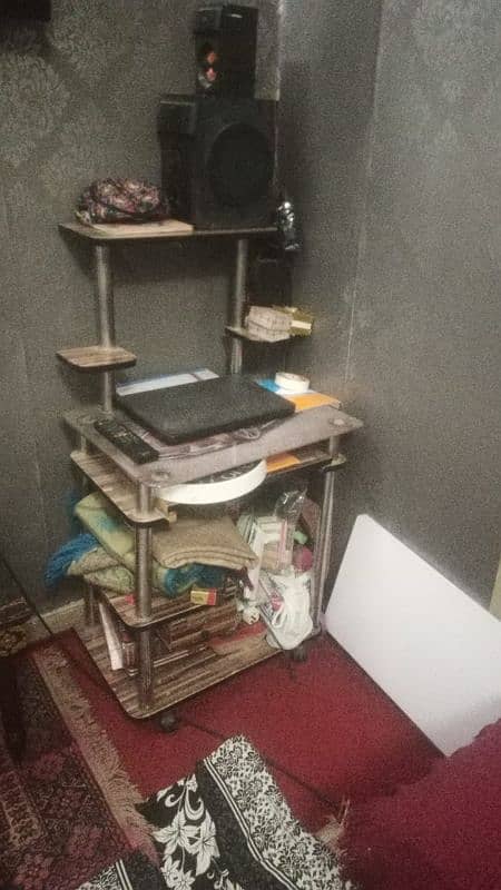 sethi and 2 chair with cousin 1 table and computer table for sell 4