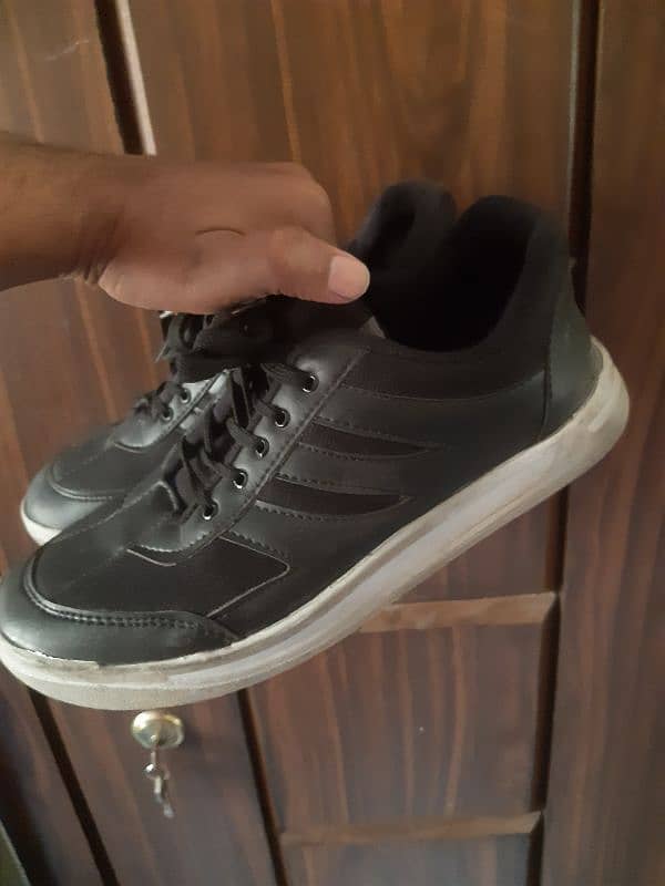 Sneakers for sell. Urgent. 2