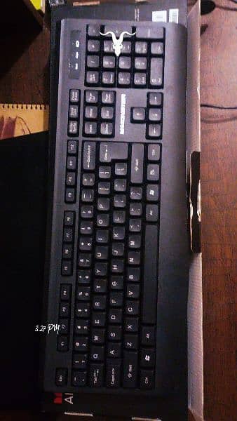 Wirelrss Keyboard and Mouse 4