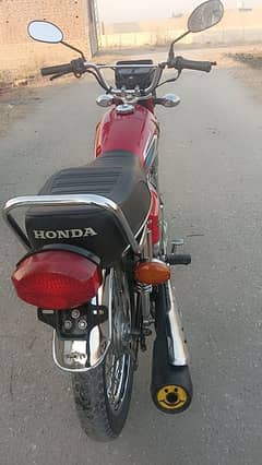 Honda 125 model 2022 looking like new no mechanical work just