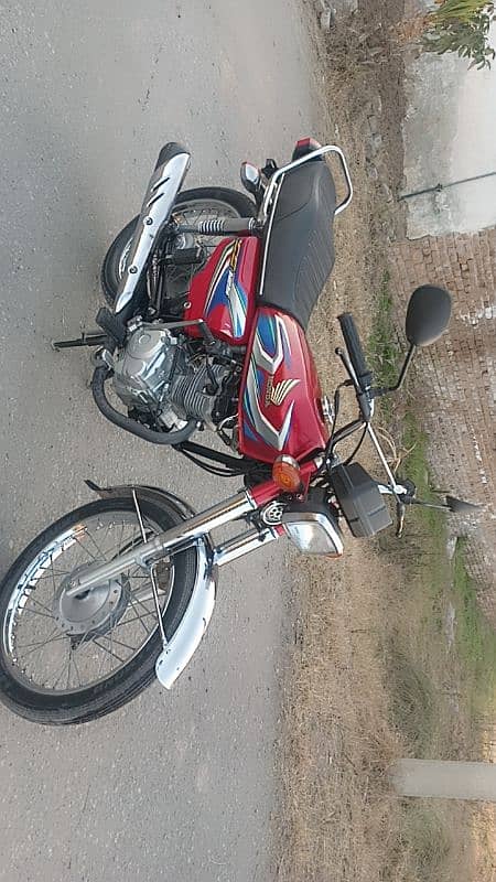 Honda 125 model 2022 looking like new no mechanical work just 2