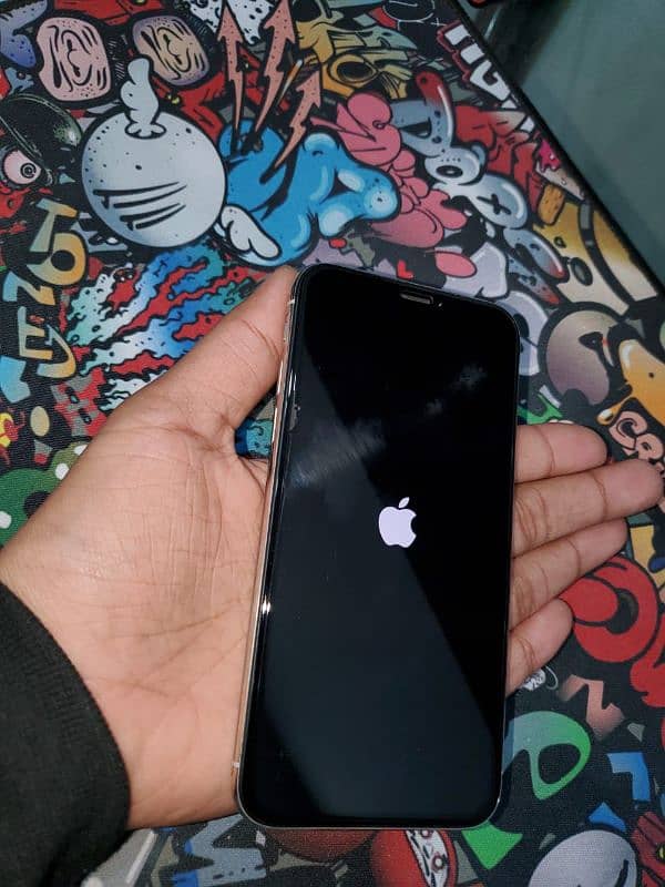 I phone x PTA approved 256gb with box lush condition sale in LHR. 5