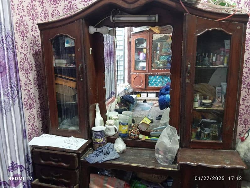 old show case and dressing selling 1