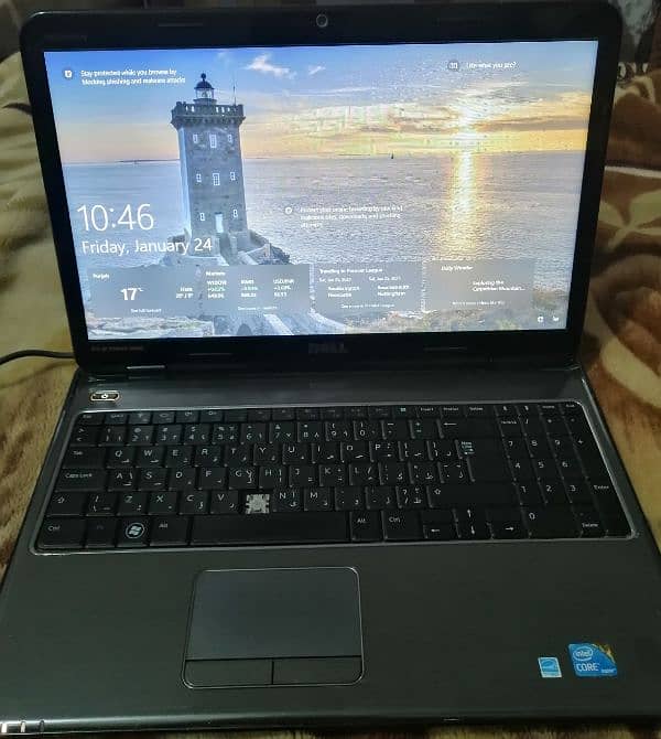 Core i3 Ram 4 Gb  150 Gb SSD and 1.5 Gb Graphic card Num Pad keyboard 0