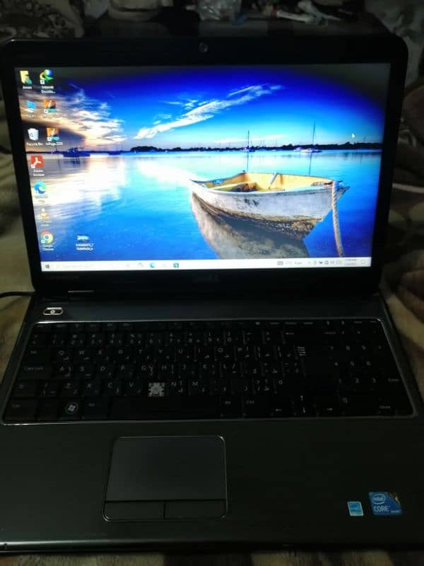 Core i3 Ram 4 Gb  150 Gb SSD and 1.5 Gb Graphic card Num Pad keyboard 1