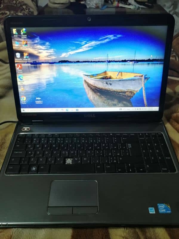 Core i3 Ram 4 Gb  150 Gb SSD and 1.5 Gb Graphic card Num Pad keyboard 3