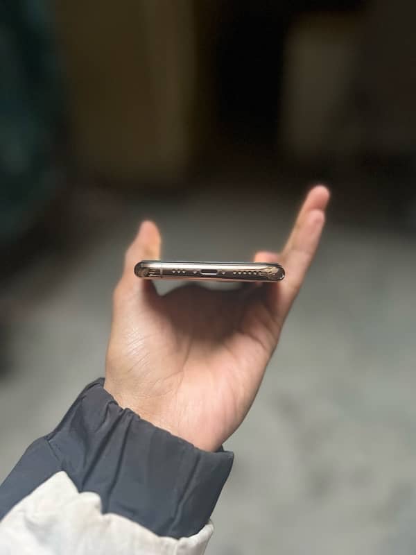 IPHONE 11 pro 64 GB 3