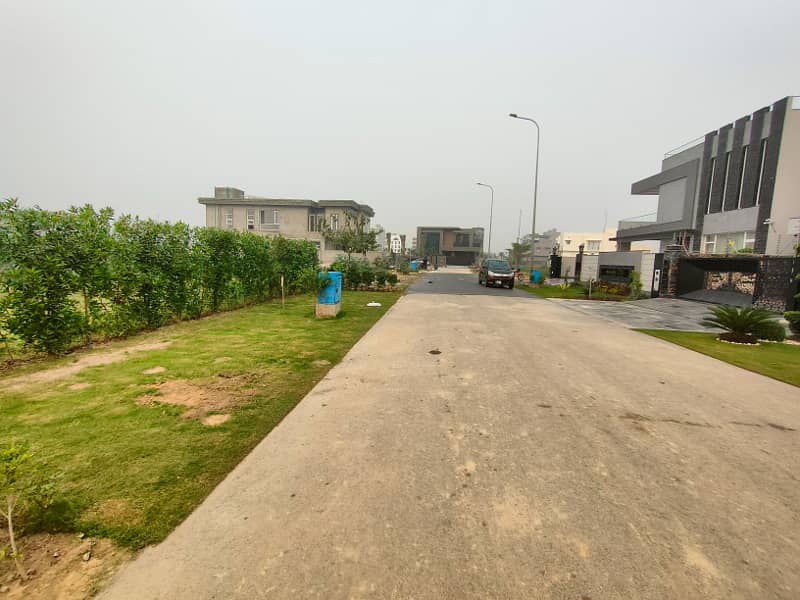 09 Marla Lucrative Location 39FT Front Of Residetial Plot For Sale Dha Phase 4 KK Block Lahore 3