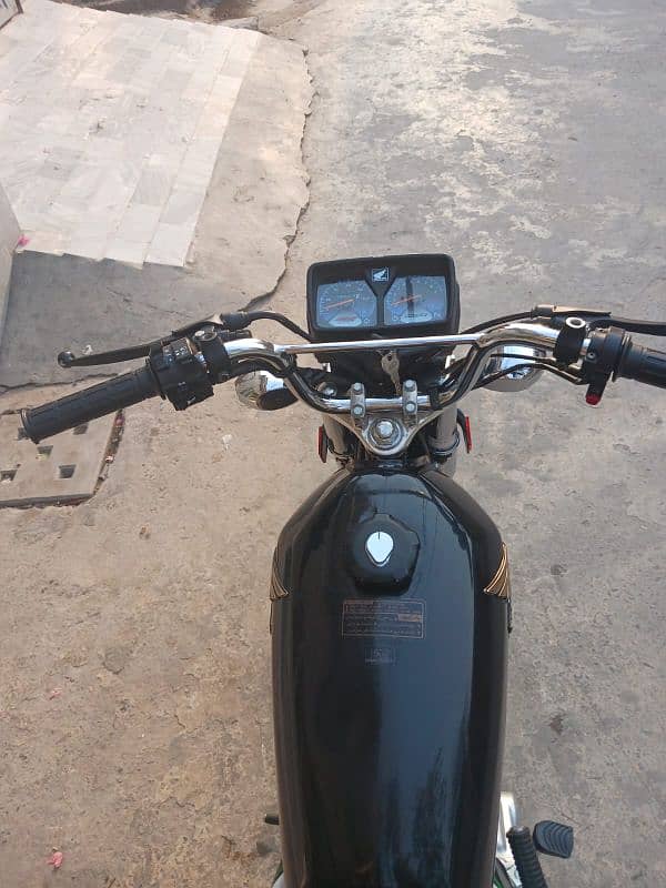 Honda CG 125 self start Black 3