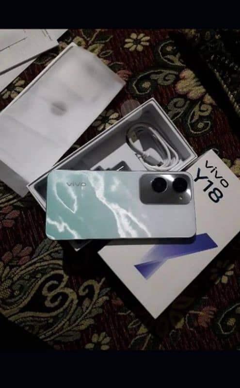 vivo y18 6.128 gb 10.10 condition only 1 month use 1