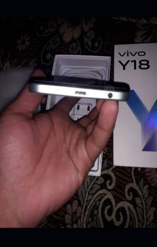 vivo y18 6.128 gb 10.10 condition only 1 month use 4