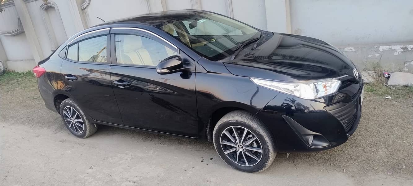 Toyota Yaris 2024 4