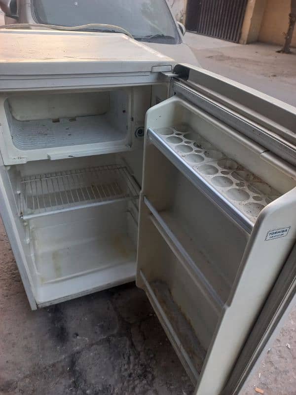 Toshiba Mini Fridge For Sale 2