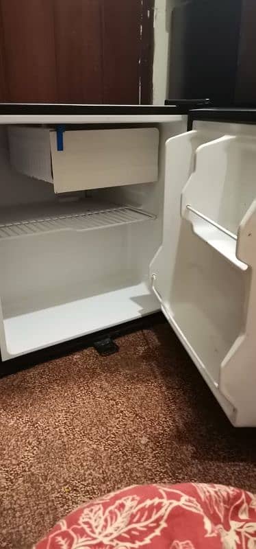 mini room refrigerator 3