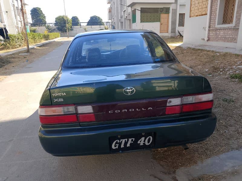 Toyota Corolla XE 2000 1