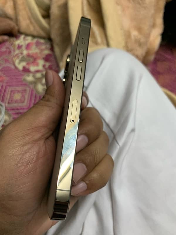 Apple Iphone 14 Pro Gold PTA 5