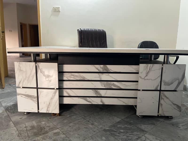 Excutive office table for sale 1