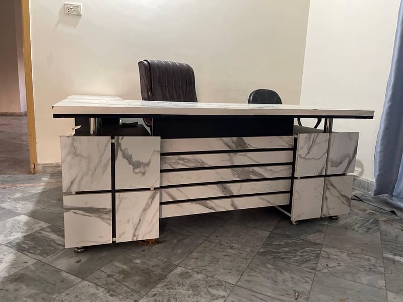 Excutive office table for sale 2