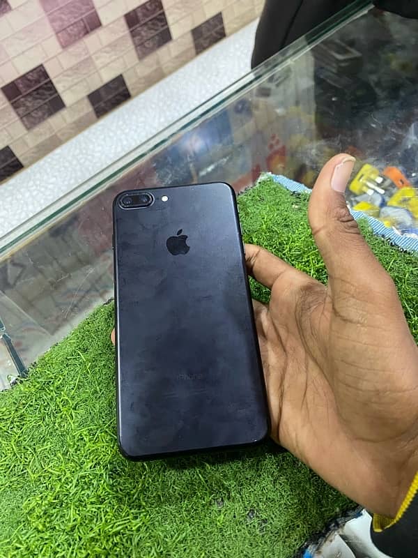 iphone 7 plus  For sell 128 gb battry service 2