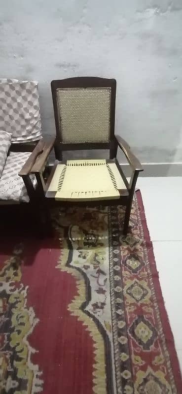 4 wooden chairs for sale 0