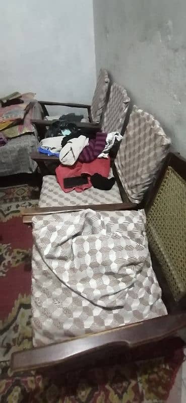 4 wooden chairs for sale 1