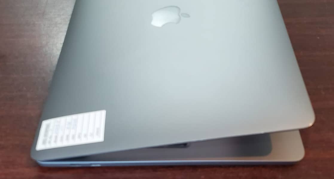 MACBOOK PRO 2020 13" 16GB RAM 256GB SSD 3