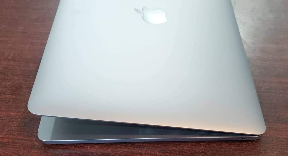 MACBOOK PRO 2020 13" 16GB RAM 256GB SSD 4